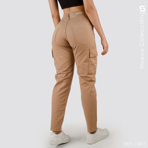 Pantalón Mom Fit Cargo Tiro Alto S7492