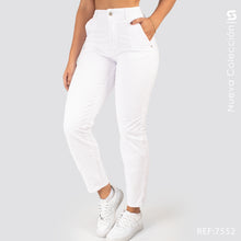 Cargar imagen en el visor de la galería, Jeans Mom Fit Tiro Alto S7552